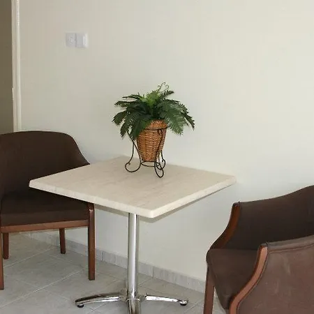 Hotel Mackenzie Larnaca