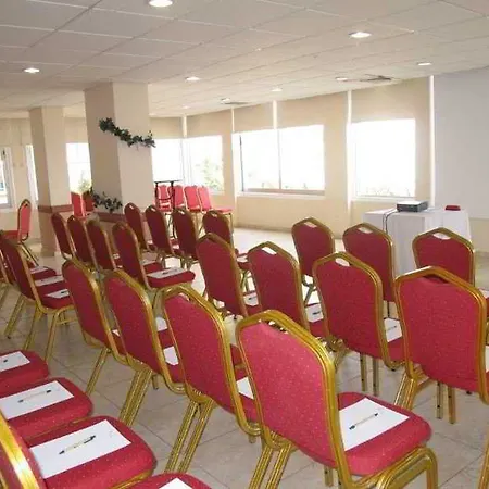 Hotel Mackenzie Larnaca