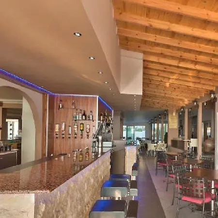 Hotel Mackenzie Larnaca